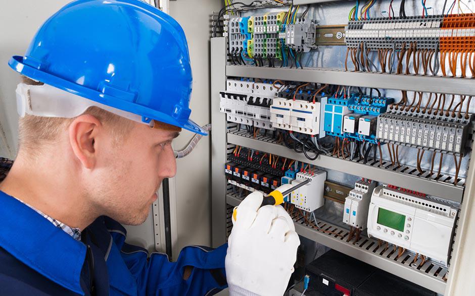 cherche électricien Paris 17