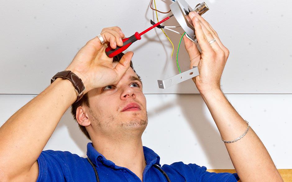 technicien électricien Suresnes
