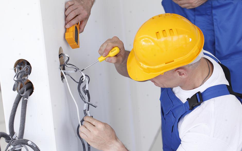 tarif horaire d'un électricien Saint-Pierre-lès-Nemours