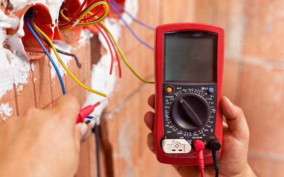 tarif horaire d'un électricien Saint-Pierre-lès-Nemours