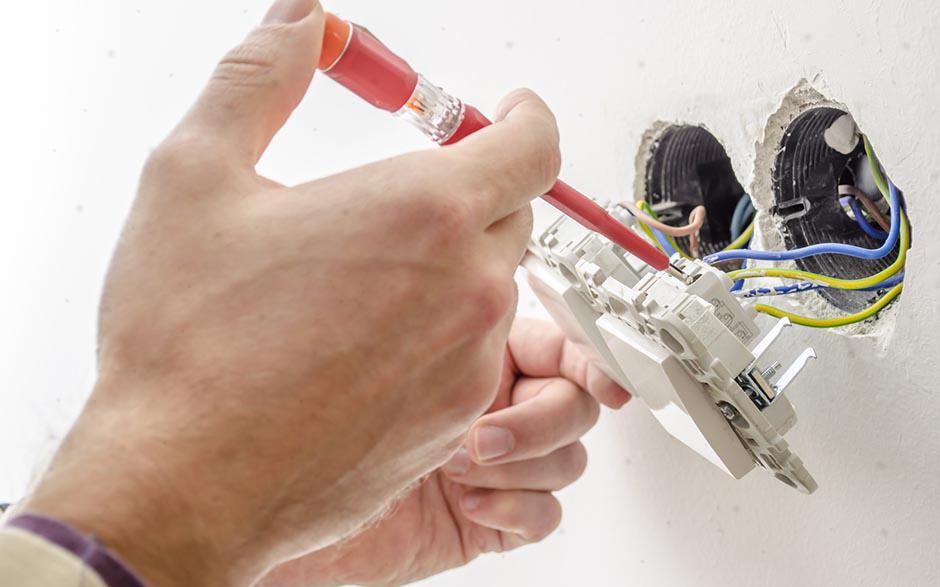 cherche électricien Paris 17